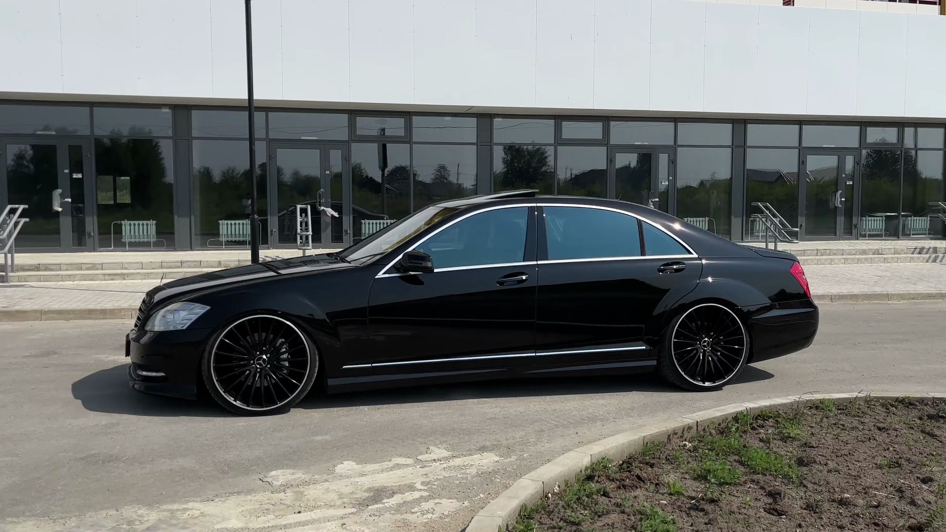 奔驰 w221 s级 s550 改22寸轮毂