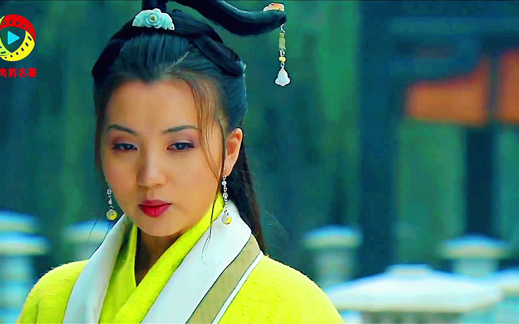 三国:吕布对貂蝉一见钟情,不料却被义父占为己有,两人因此反目_哔哩