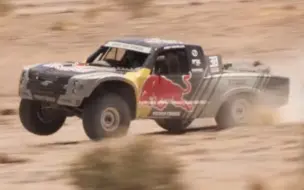 Download Video: Baja500红牛奖杯卡车Fox百万悬挂丝滑避震Andy McMillin皮肤四驱奖杯卡车Mason AWD