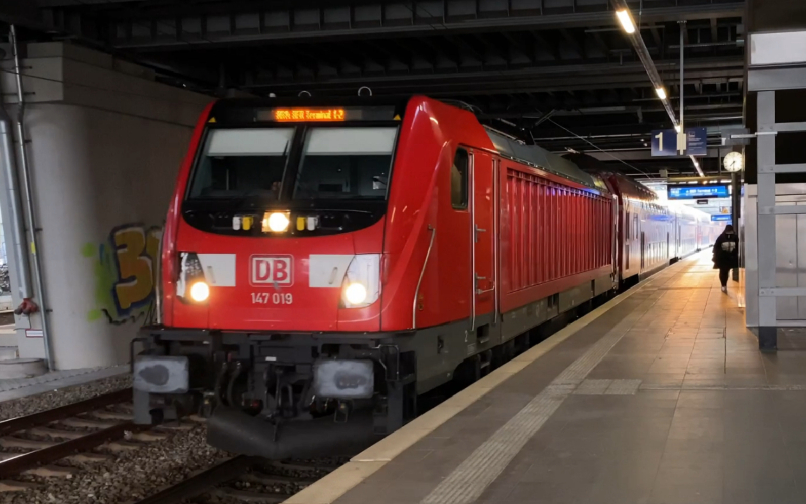 【德国铁路】rb14 柏林东十字车站 db最新电力机车br 147牵引双层客车