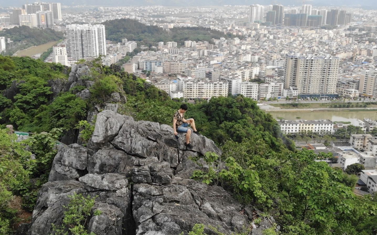 灵山六峰山跳山事件图片