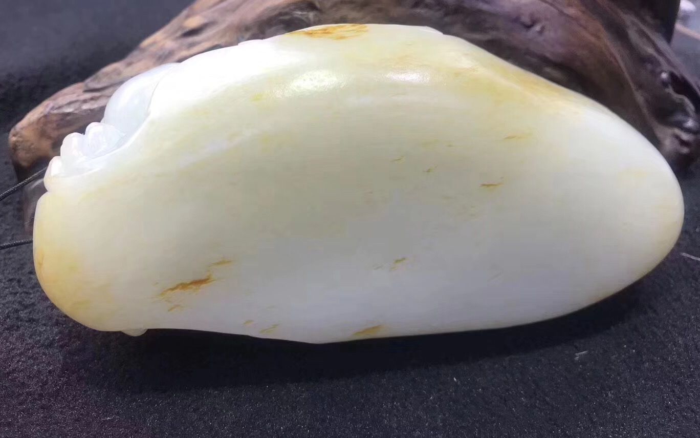 2万收藏的和田玉油膏料,朋友说30万他要了!