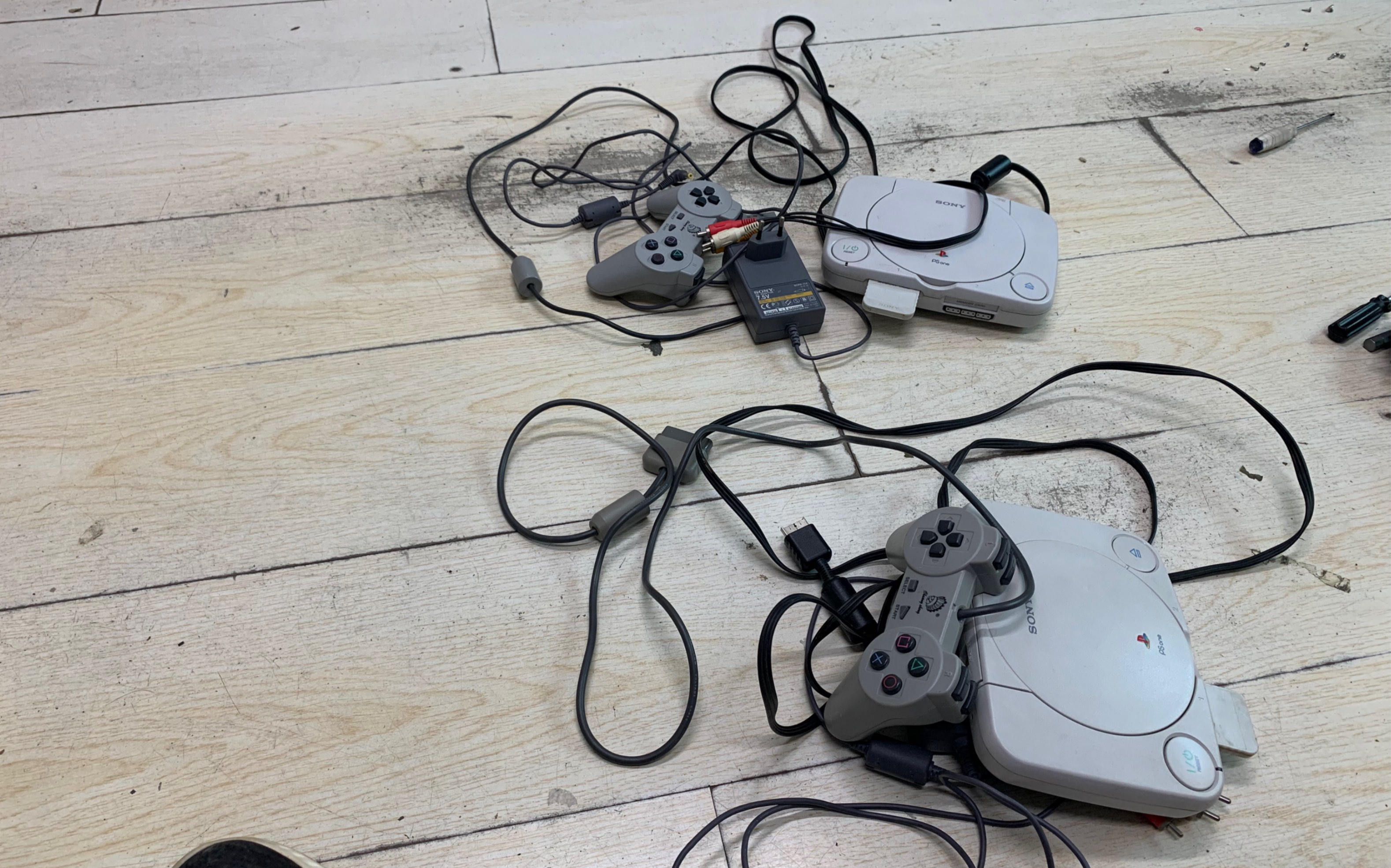 出售两台索尼psone