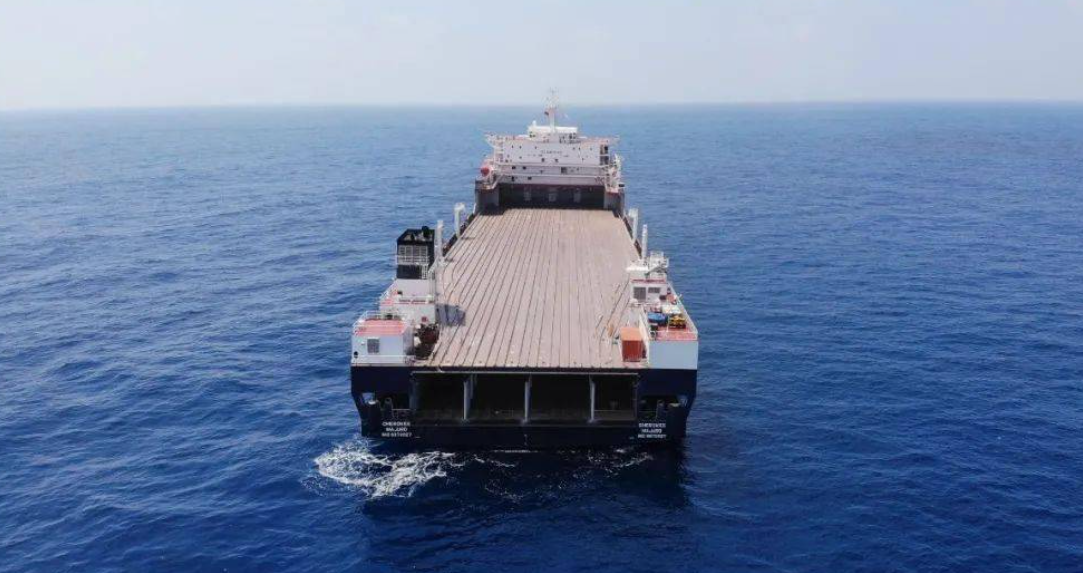 图为切诺基人号火车运输船