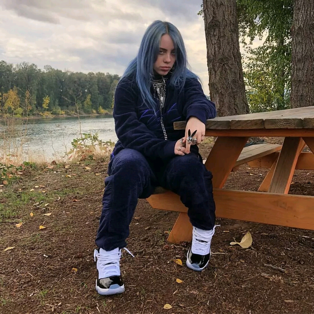 Billie Eilish 碧梨的大片级头像 壁纸 热备资讯