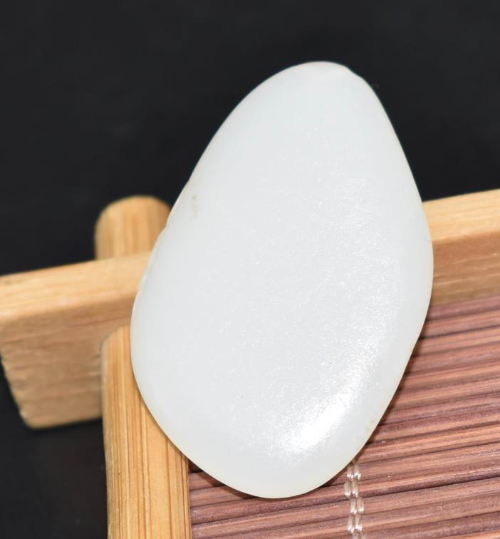 和田玉里的光白籽,好籽儿不长皮,真正的白玉无瑕