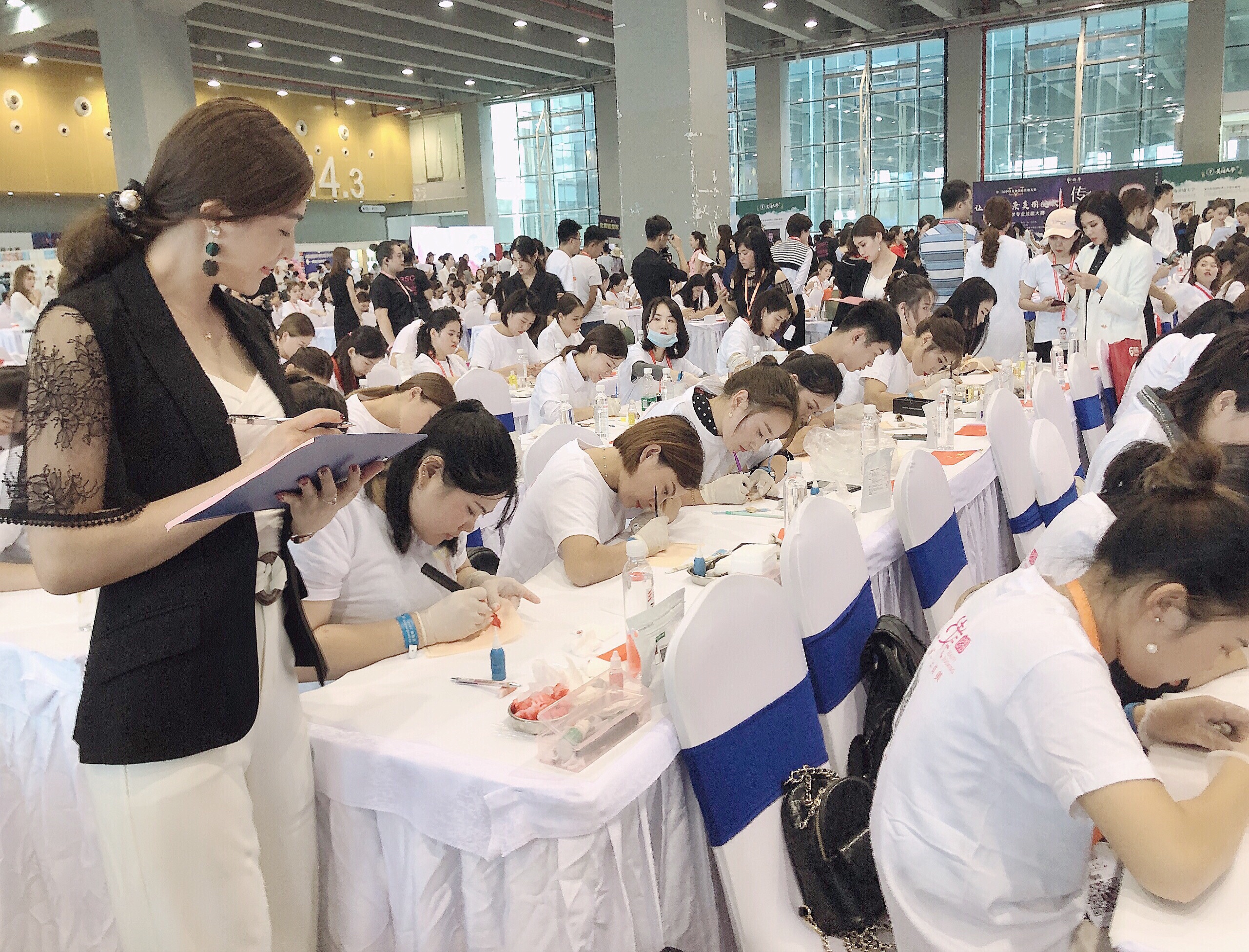 rebecca半永久创始人梁子玲担任第二届中国美业技能大赛纹绣专家评委