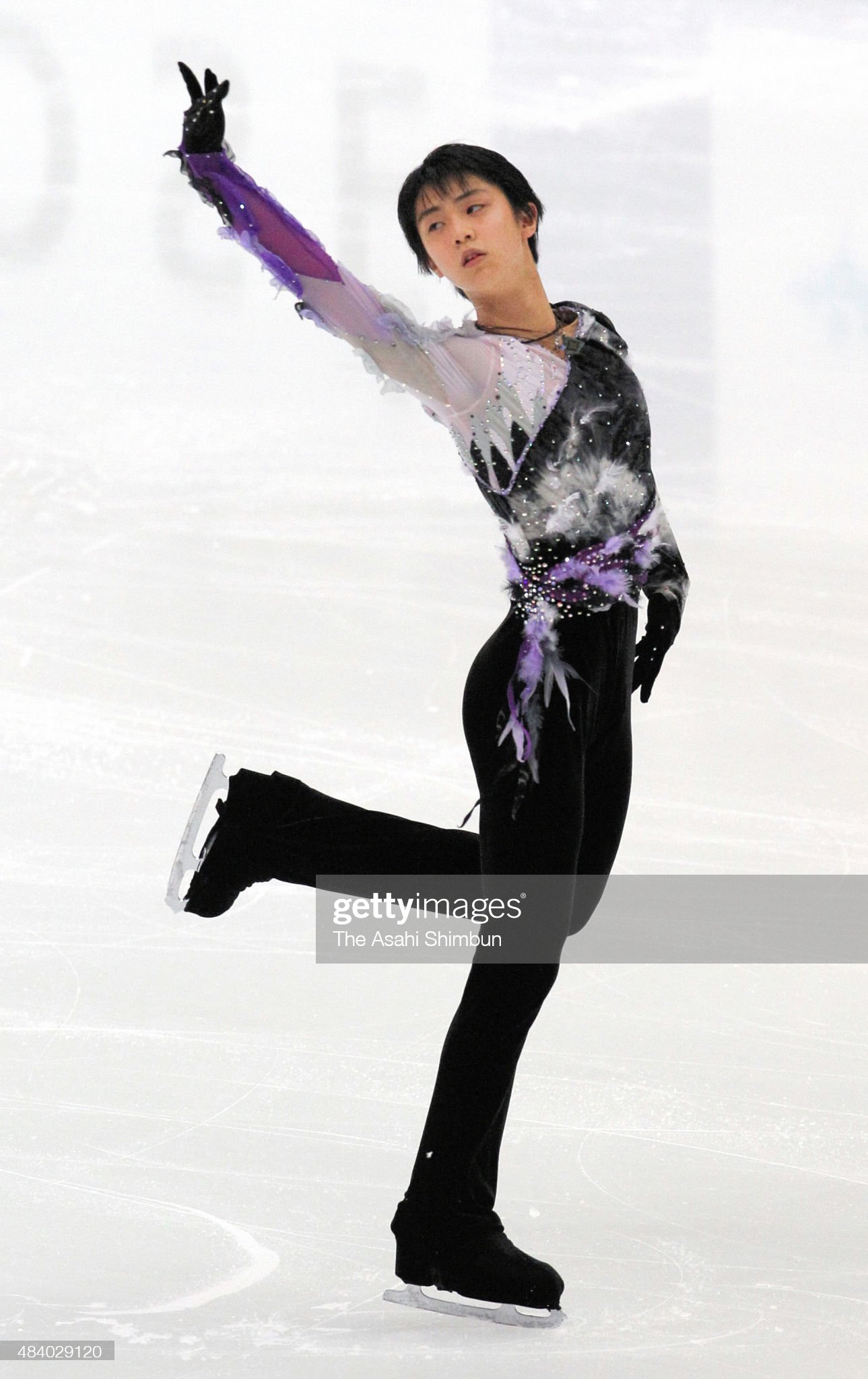 珠城りょうさん、羽生結弦選手新聞切り抜き - 芸能