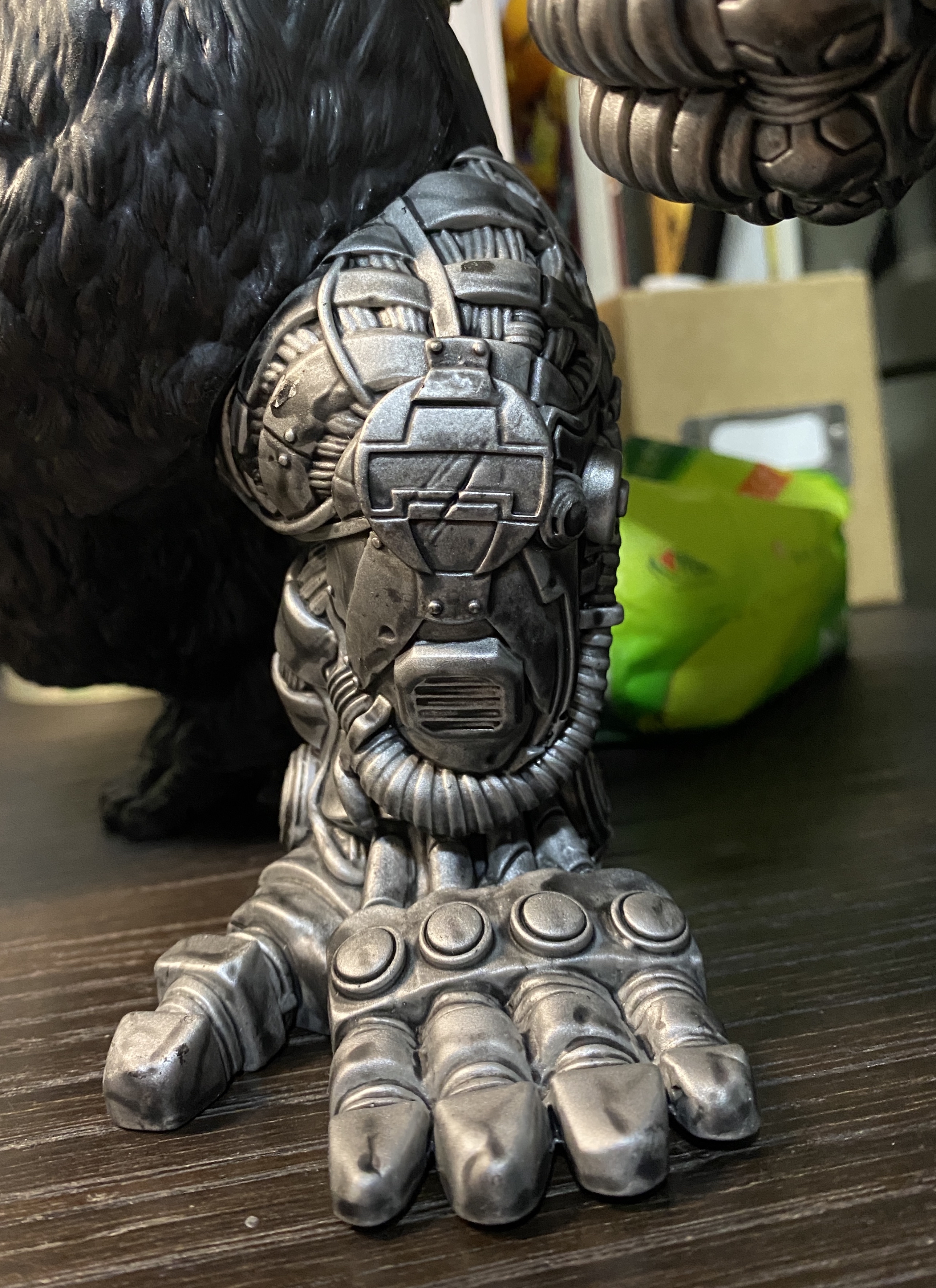 麦克法兰 再生侠 机械大猩猩