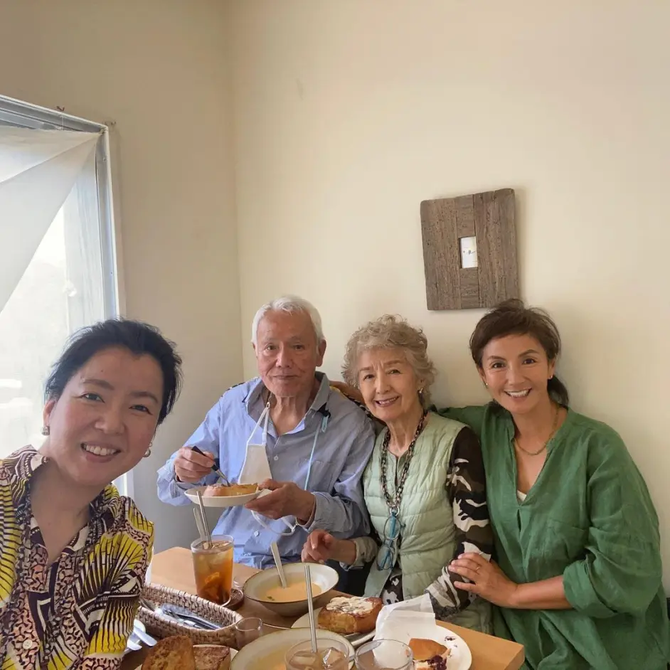 吉本多香美向粉丝汇报情况 父亲黑部进一切安好 元气满满 哔哩哔哩