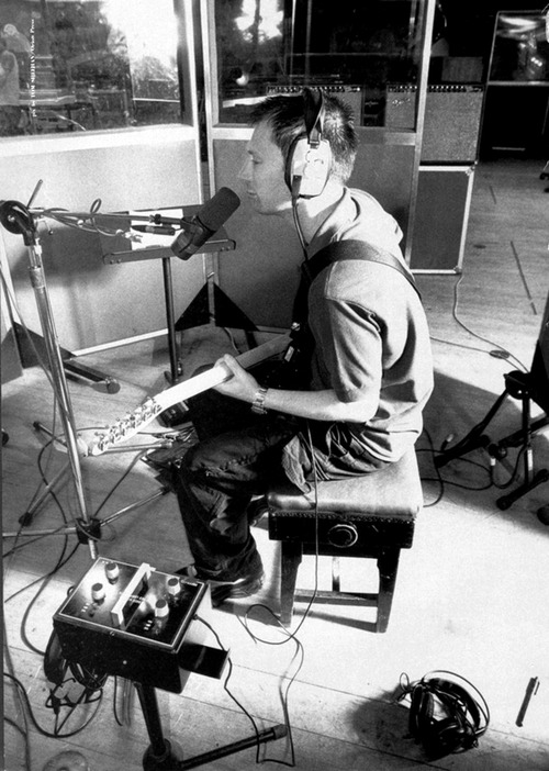 设备之王:thom yorke 的音乐装备(人声麦克风篇)