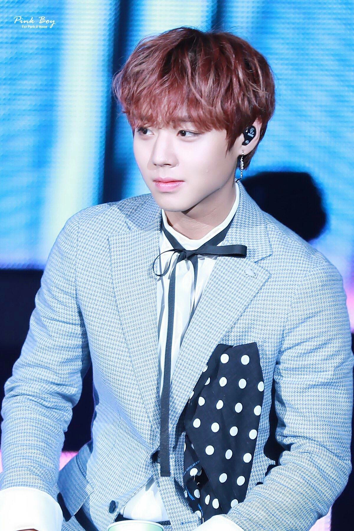 朴志训fm台湾场帅气小王子图片合集