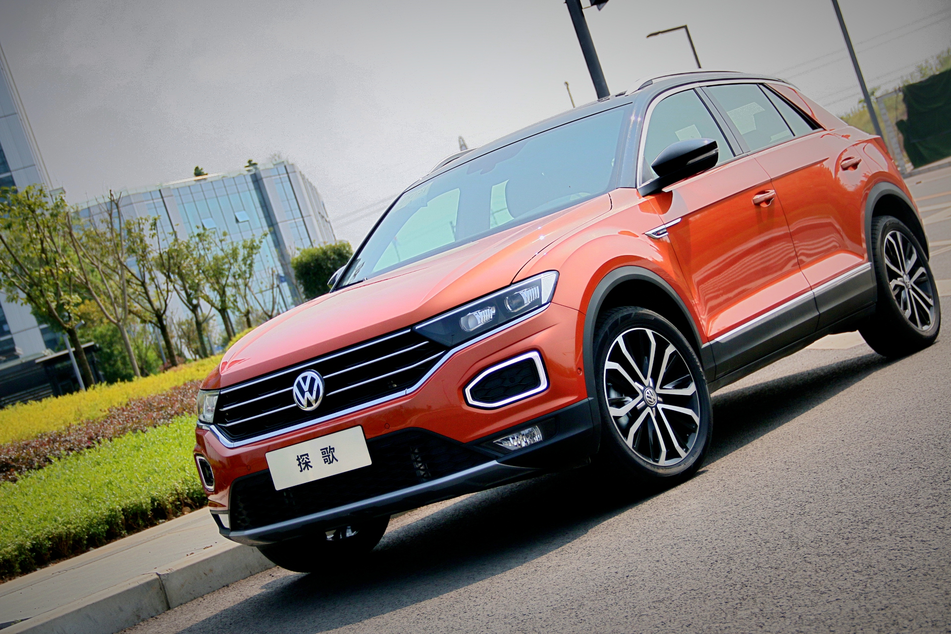 不是我说,t-roc探歌压根儿就不想做一辆普通的suv