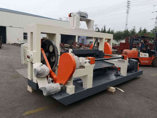 金轮旋切机告诉您有卡旋切机都有哪些优点?