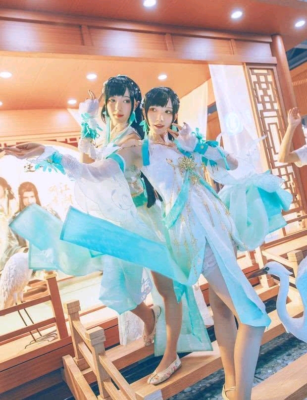 逆水寒素问cos白颈长腿完美还原