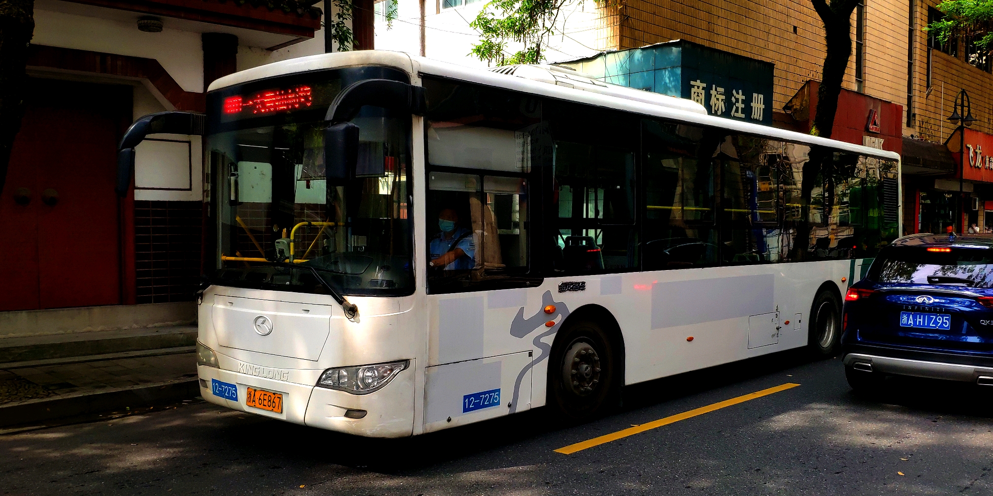 富阳公交:xmq6106bgn5