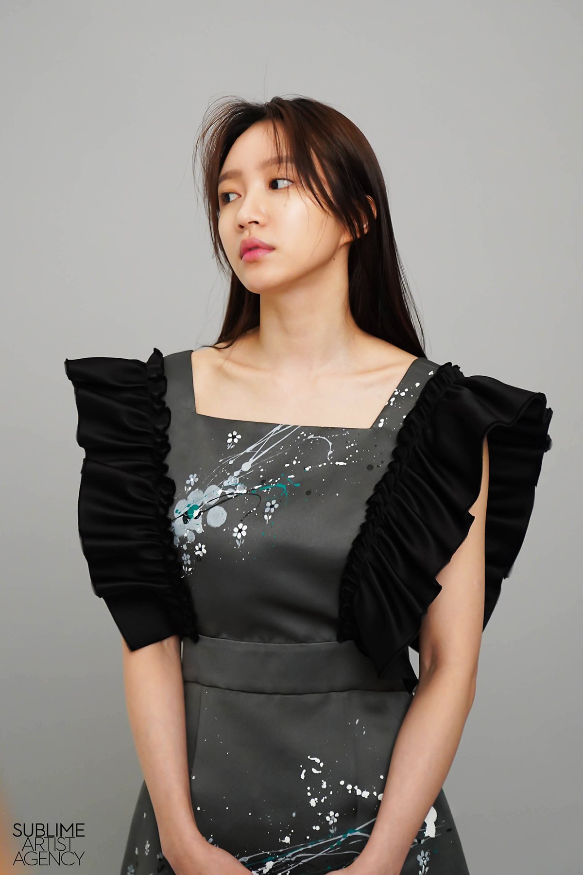 来看仙女吧!经纪公司放出的hani韩国芭莎拍摄花絮(多图)