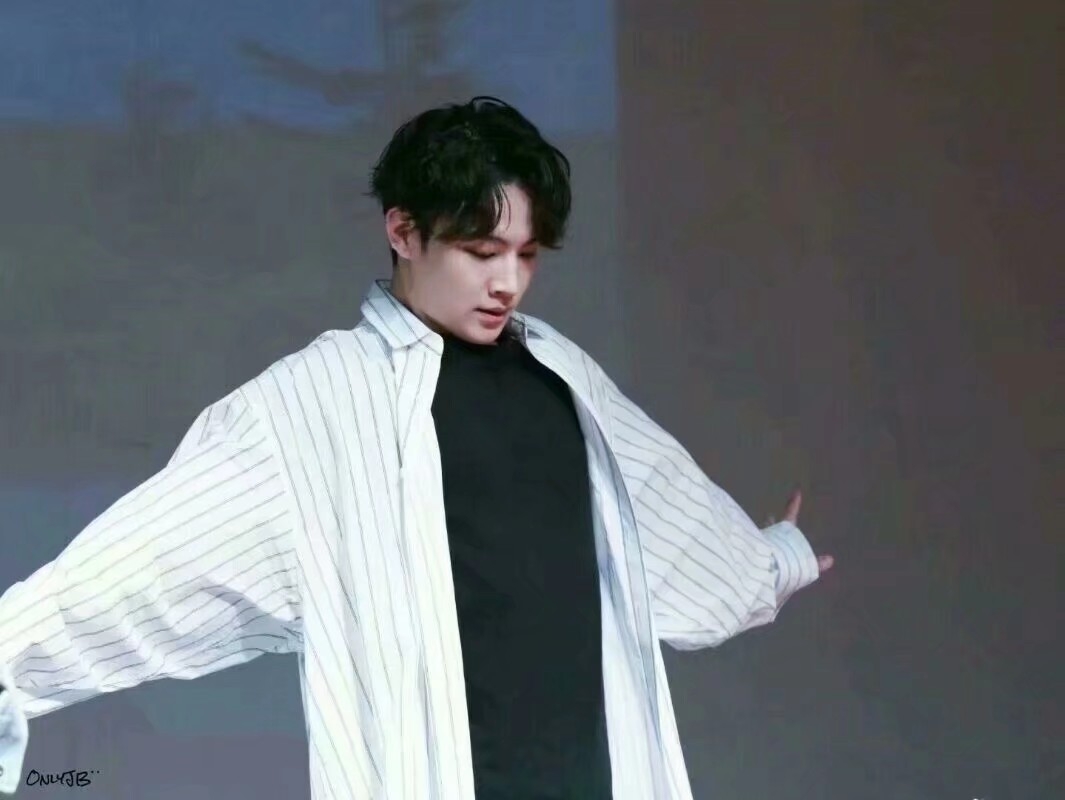 怦然心动林在范:1,2,3,chu~