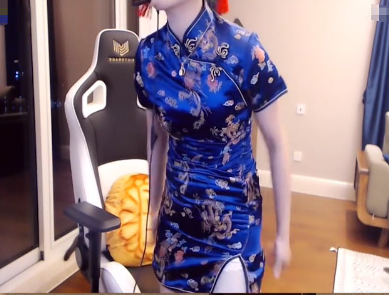 吃鸡一姐旗袍装大比拼:呆妹儿很有女人味,而她撑起所有一姐身材