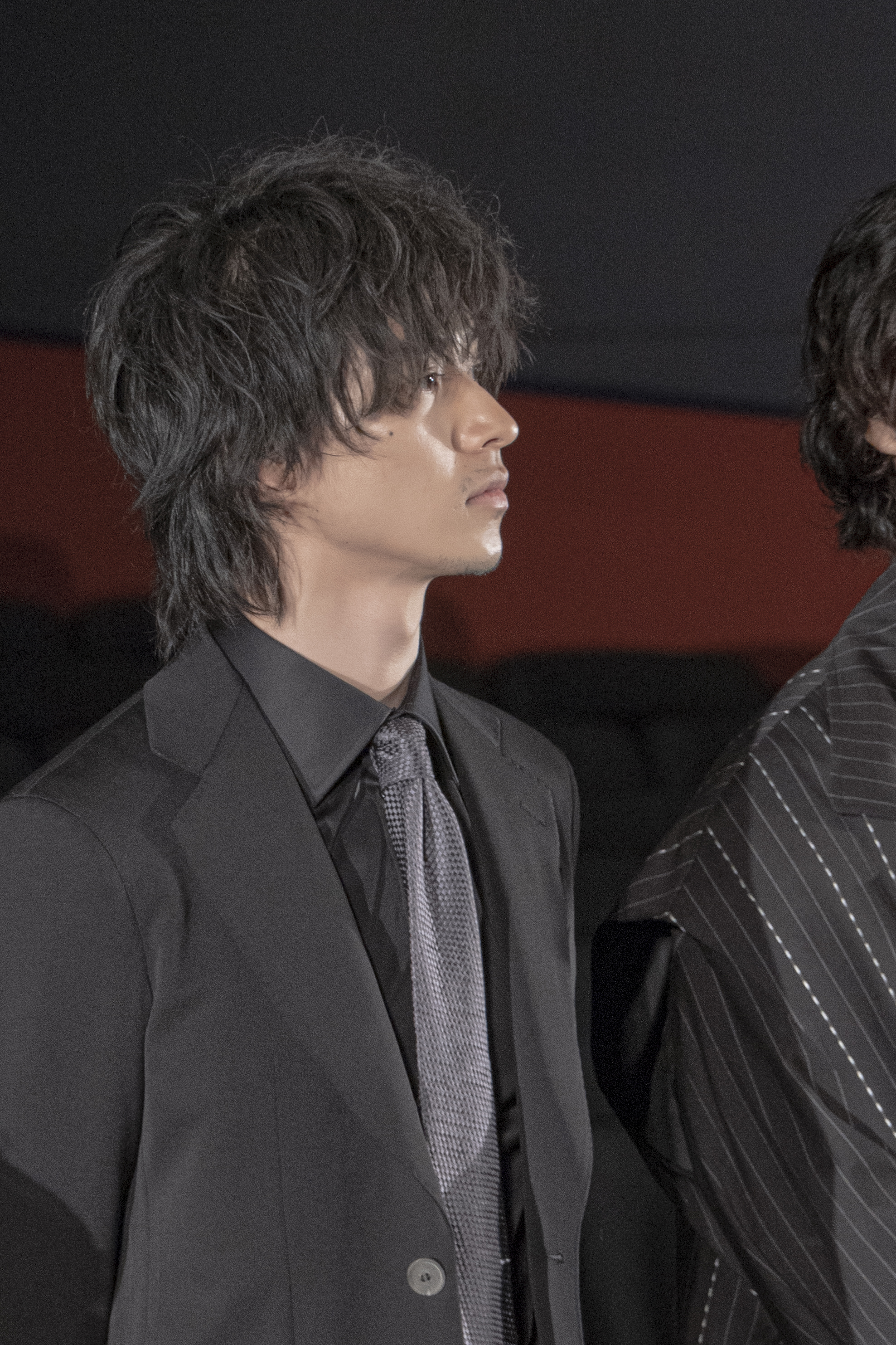 #和饭现场# 山崎贤人、松冈茉优、行定勋等出席电影《剧场》无观众见面会 - 哔哩哔哩专栏