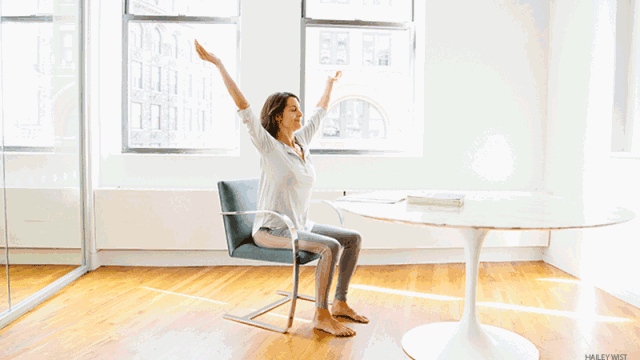 瑜伽| 教你几招适宜在办公室练习的瑜伽动作