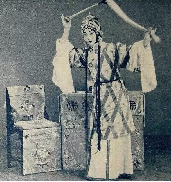 京剧武戏之浅谈-从漫画《东邻西厢》谈起(二)