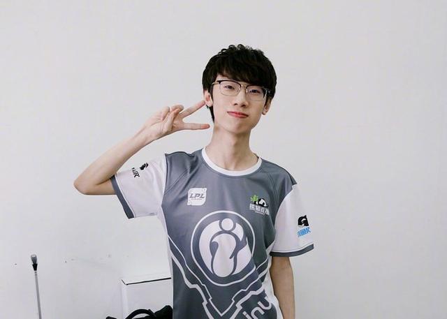 拳头测试服修改针对ig,宝蓝敢怒不敢言,网友:不想卖皮肤了?