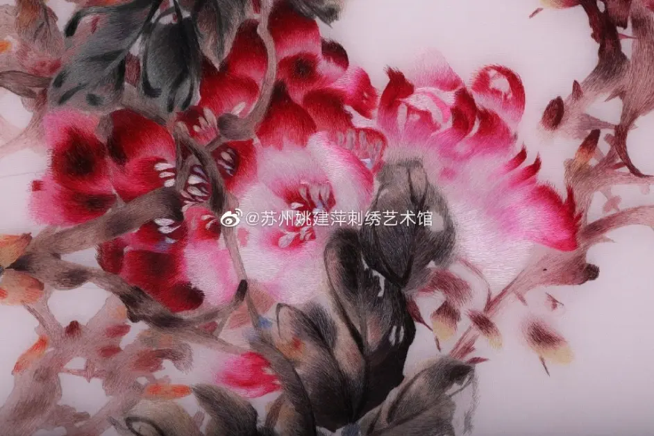 慢说手艺人 苏绣女皇 姚建萍 以针为笔以线为墨 妙手绣成宛若天生 哔哩哔哩 慢说手艺人 苏绣女皇 姚建萍 以针为笔以线为墨 妙手绣成宛若天生 哔哩哔哩