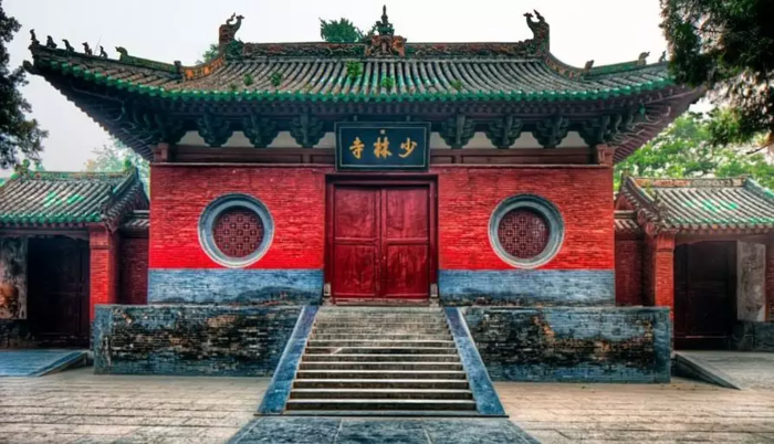 少林寺  ▼ 《游少林寺》 唐/沈佺期 长歌游宝地,徒倚对珠林.