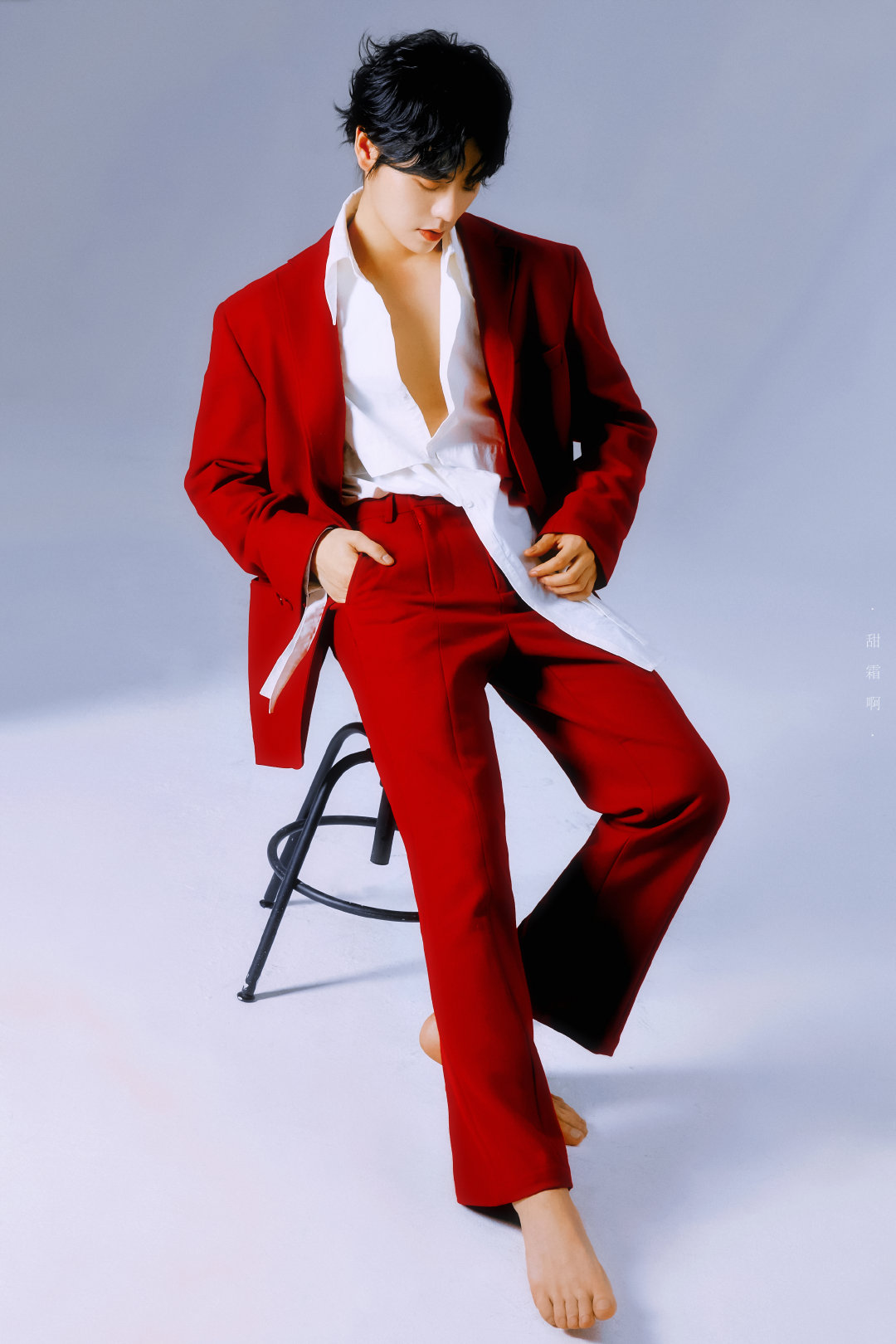 红西装