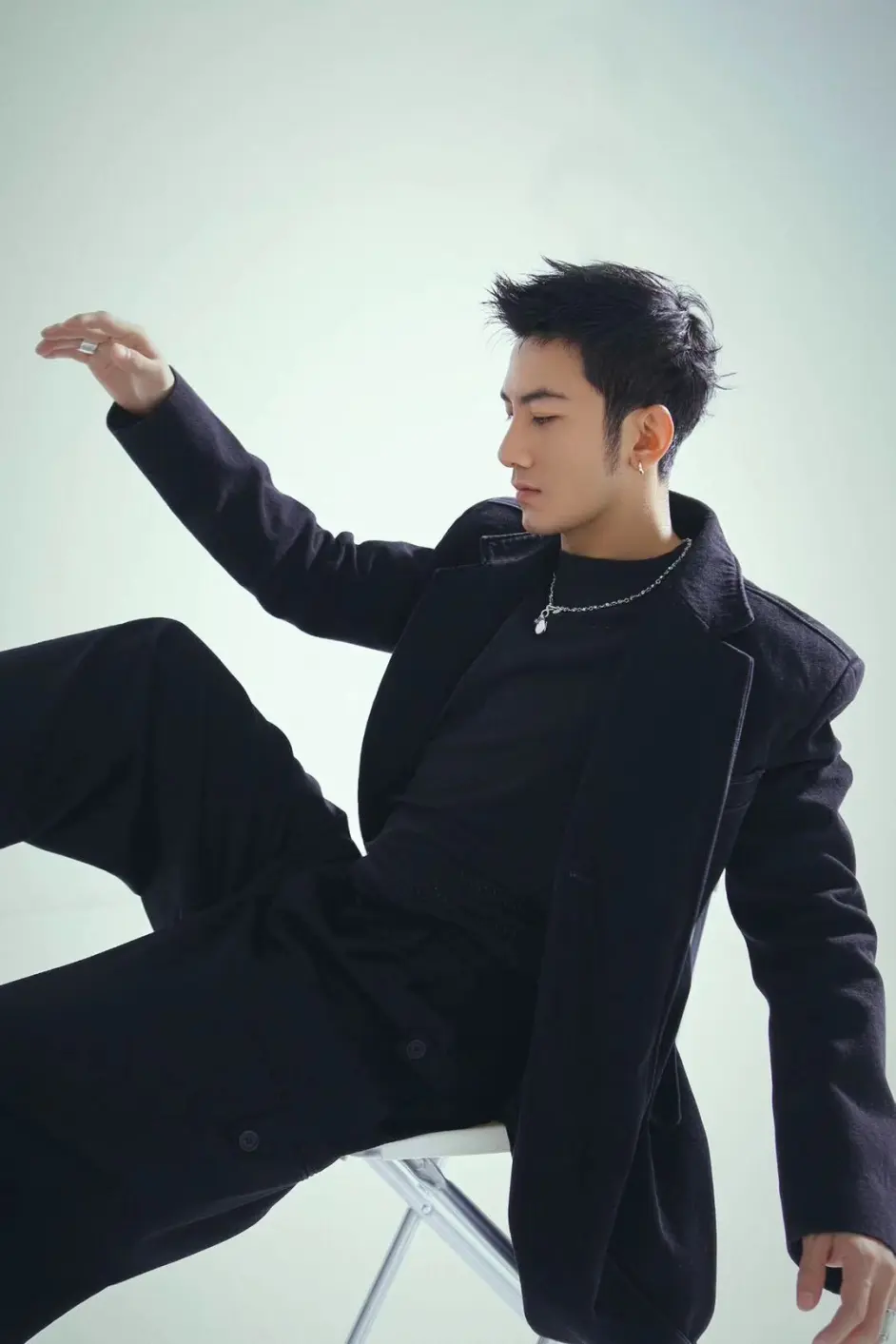 金星老师的犀利点评让观众大呼精彩,面对新生代演员,歌手肖顺尧更是