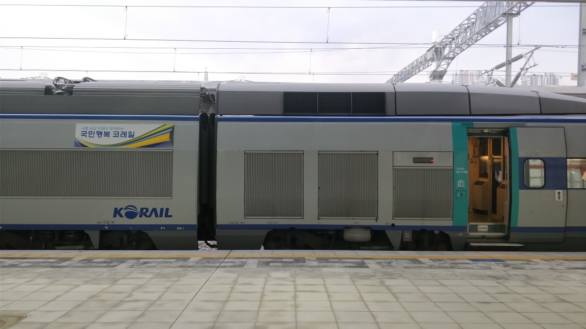 连接处依然是橡胶风挡