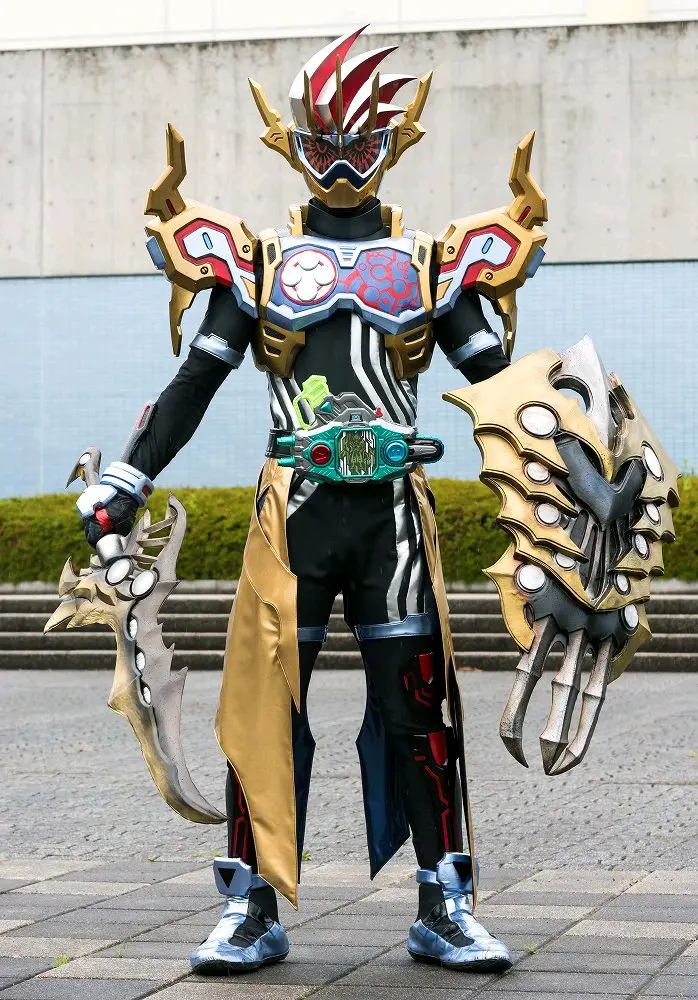 以"神之斩刀"与"神之壁垒"为武器,可以自