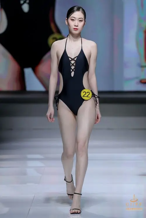 Relleciga俪丝娅性感惊艳第五届中国大学生服装模特大赛 哔哩哔哩