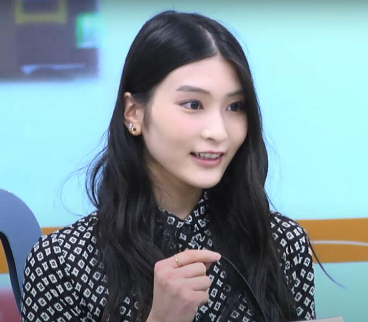 绝对颜值!黑长直女神 本庄铃 【优百科#017】 - 哔哩哔哩