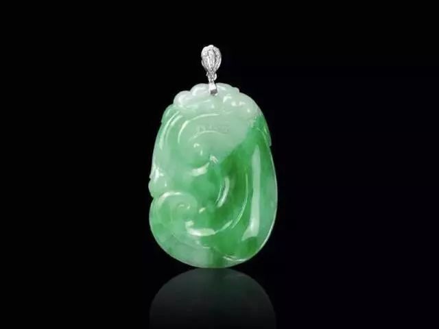 伟德国际丽江市古城区人民法院关于HH1173天然翡翠(A货)观音牌1（第一次拍卖）的公告