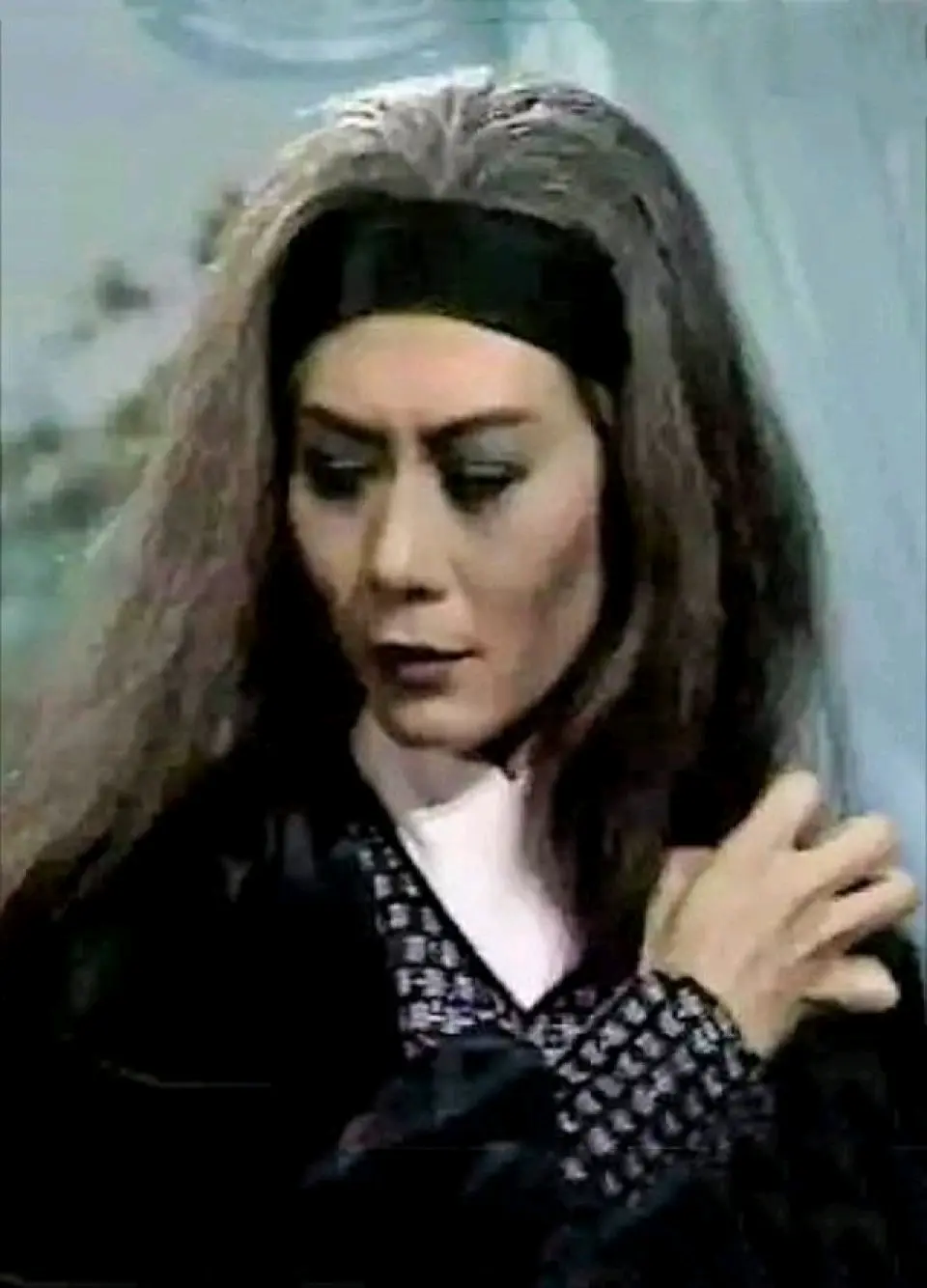 饰神算子瑛姑:曾庆瑜饰郭啸天:朱铁和饰郭靖之母李萍:苏杏璇饰杨铁心