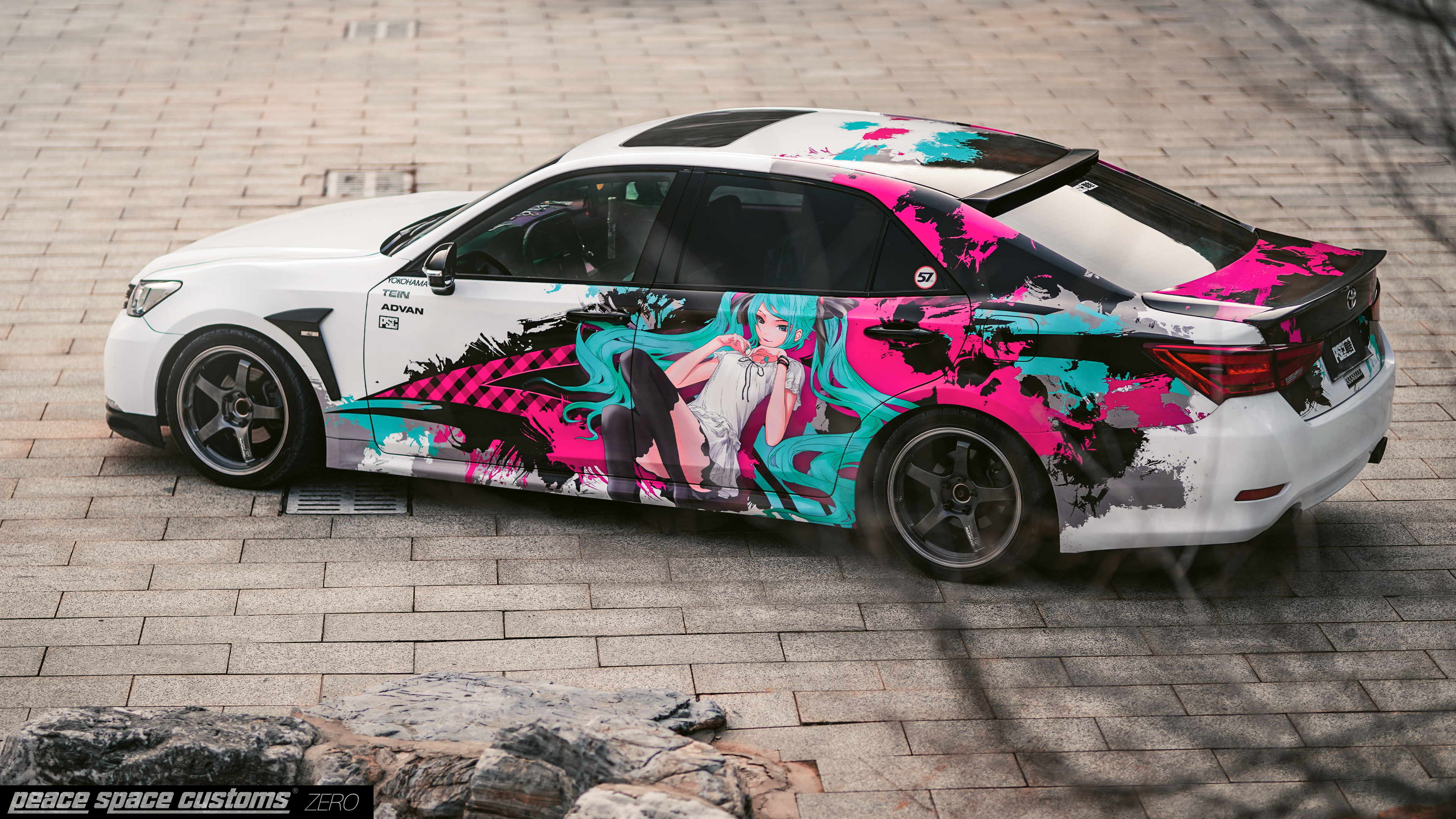 "只贴贴纸的痛车是不完整的.