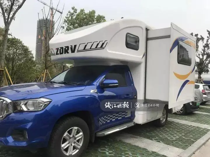 50万买房车 停在校门口给女儿陪读 温州人果然霸气 哔哩哔哩