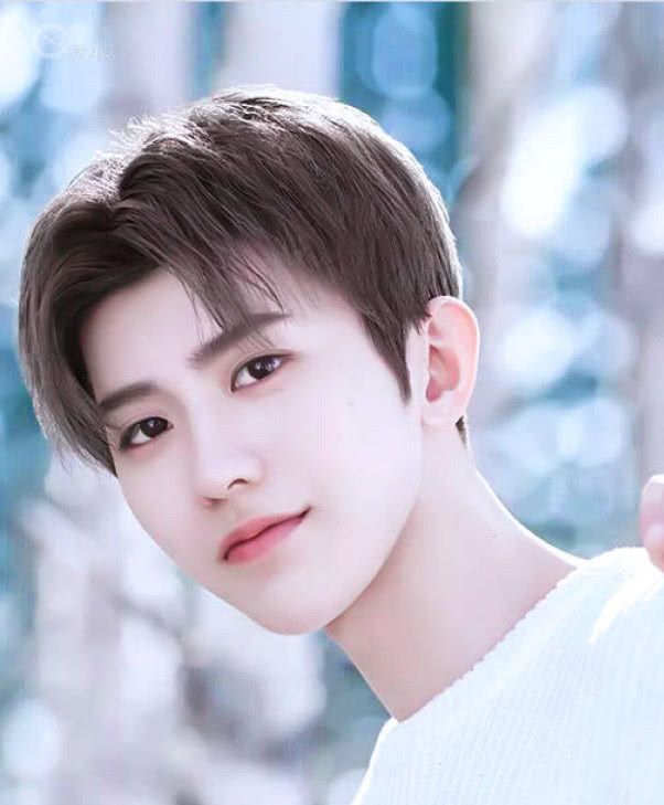 蔡徐坤,只因你太美