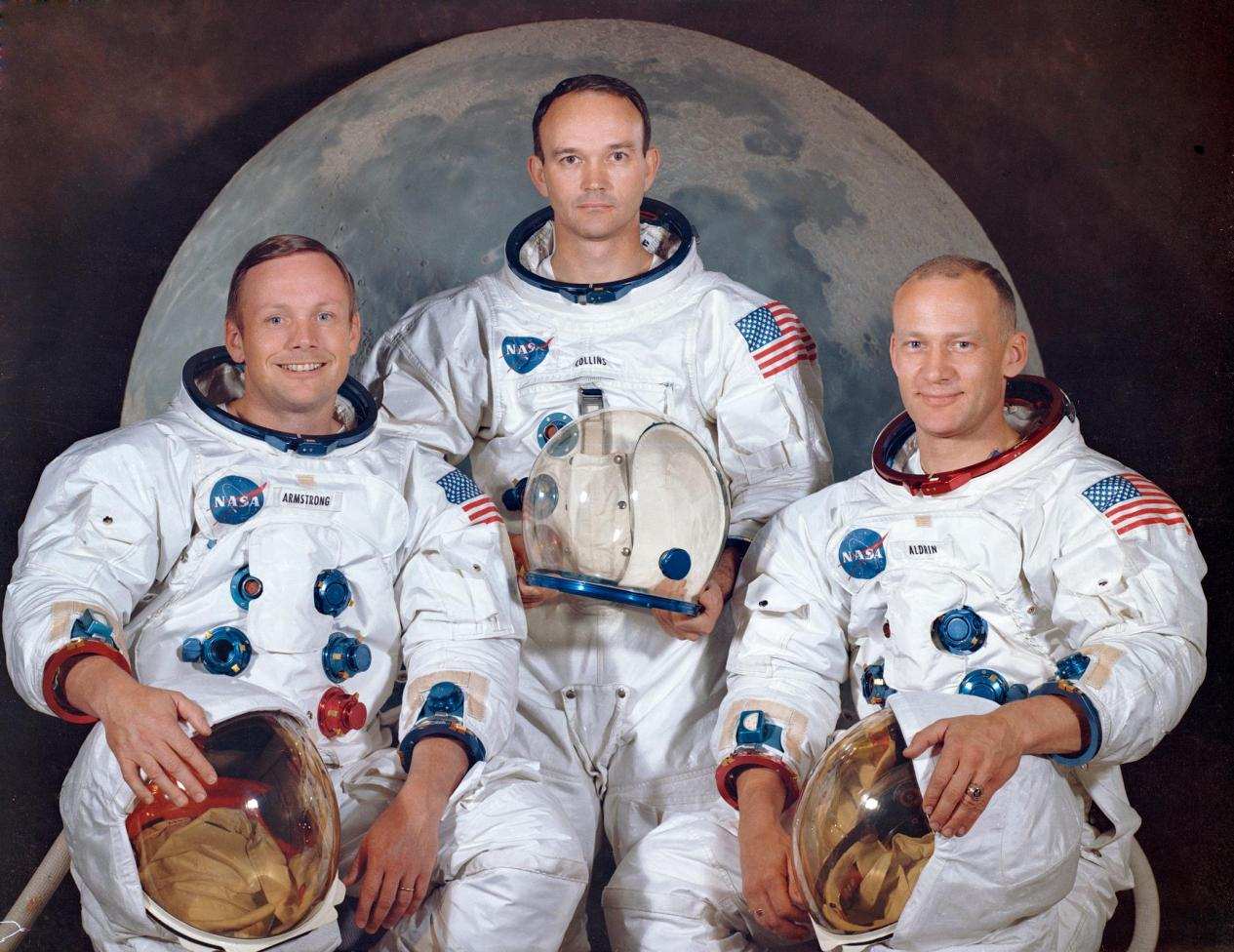 三位宇航员图片