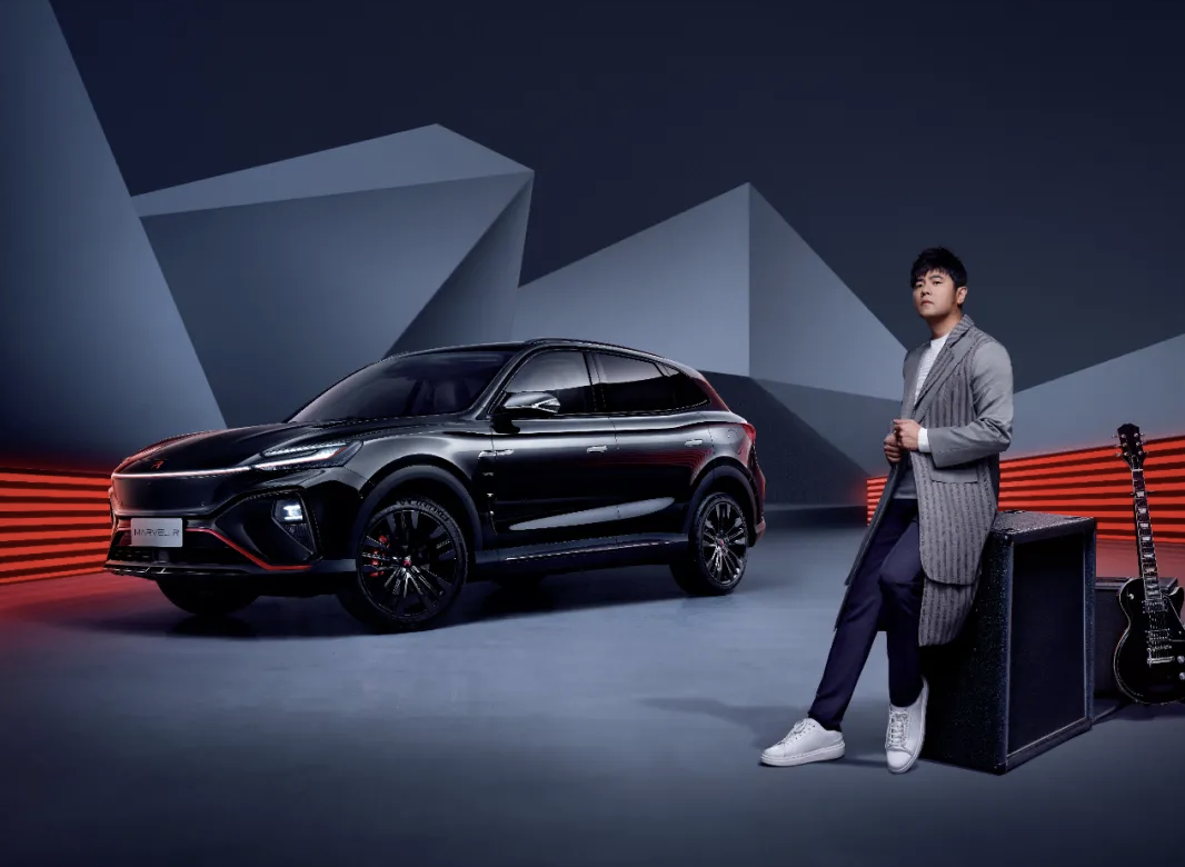 周杰伦"现身"代言,r汽车揭开"不能说的秘密"