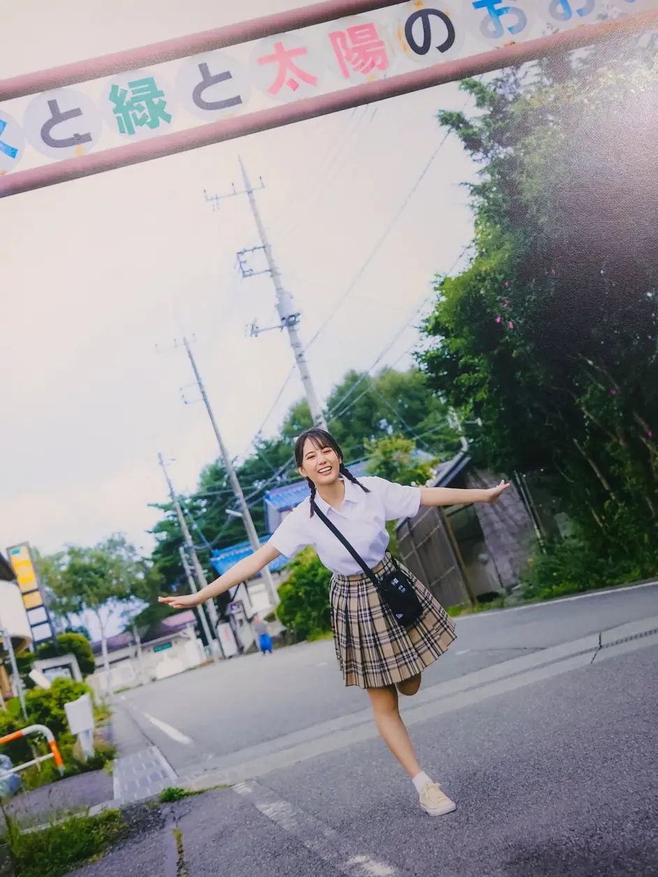 小坂菜緒1st写真集 君は誰 発売記念パネル展 哔哩哔哩