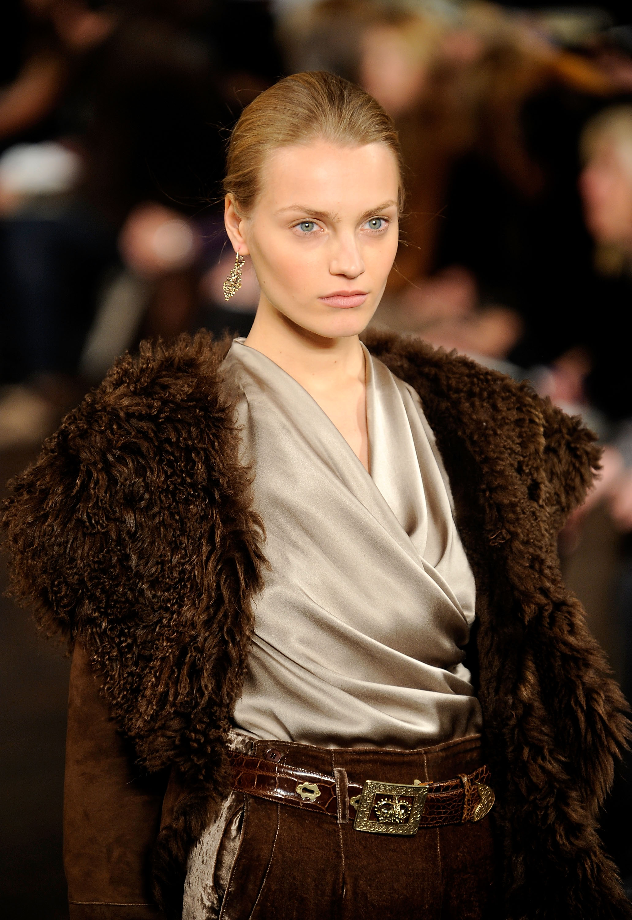 Anna Maria Jagodzińska的美妆、护肤和香水广告 - 哔哩哔哩