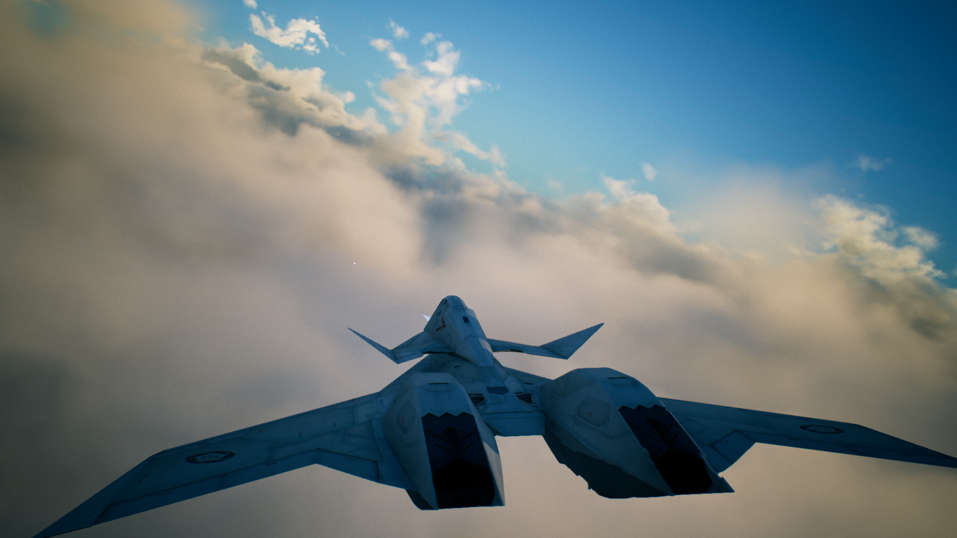 ADF-11F:险些酿出惨祸的纯白乌鸦