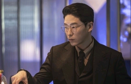 《顶楼2》严基俊,更深的残酷冷血本色