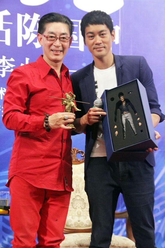 陈国坤北大开讲 期待与六小龄童超时空合作