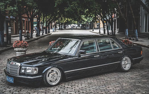 奔驰s级w126改装气动避震案例绅士姿态