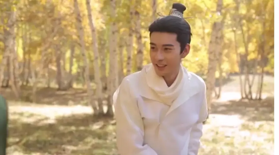 李承鄞小枫在床上 拥吻 被撞见 小枫拼命解释 不是你想的那样 李承鄞一脸坏笑 哔哩哔哩