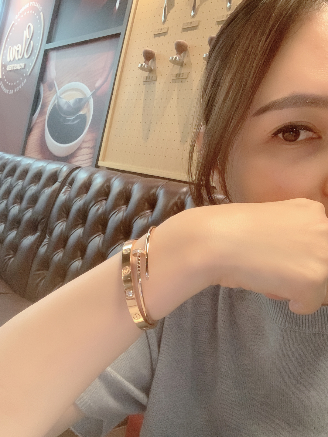 伟德国际金价突破3610美元创新高老铺黄金净利润暴涨近300%